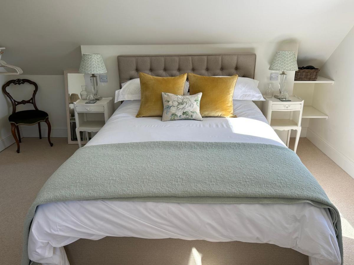 The Old Doctors Retreat- Near Soho Apartment Sandford St Martin